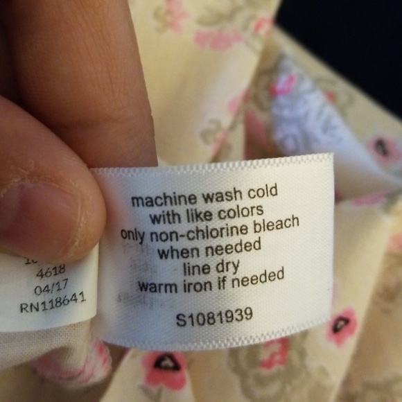 Women's 26/28 Lane Bryant Pink Floral Button-up - Picture 7 of 7